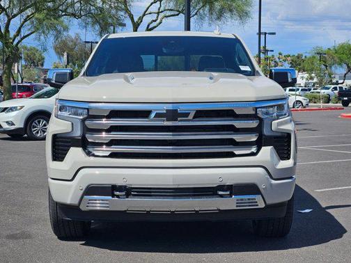 White Sands 2026 Chevrolet Silverado 1500 High Country