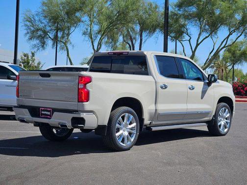 White Sands 2026 Chevrolet Silverado 1500 High Country