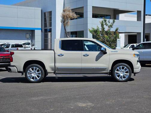 White Sands 2026 Chevrolet Silverado 1500 High Country