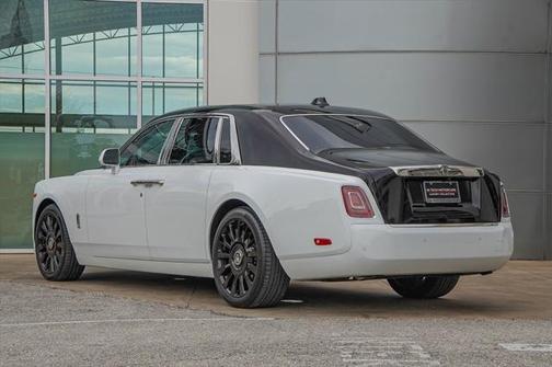 2023 Rolls-Royce Phantom Base