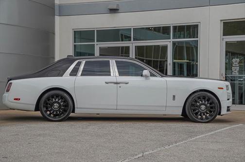 2023 Rolls-Royce Phantom Base