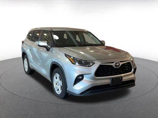 2025 Toyota Highlander LE