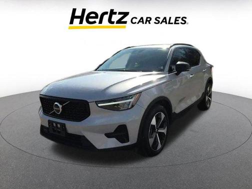 2024 Volvo XC40 CORE