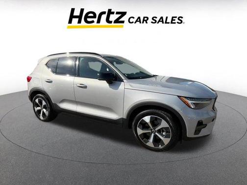 2024 Volvo XC40 CORE
