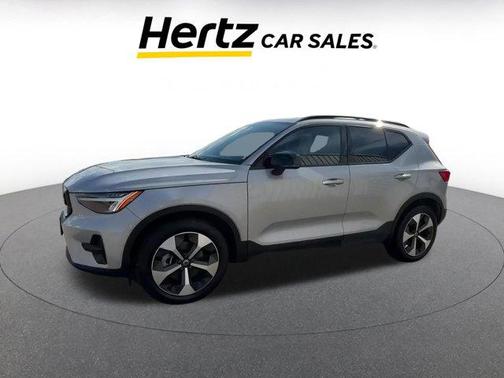 2024 Volvo XC40 CORE