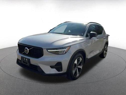 2024 Volvo XC40 CORE