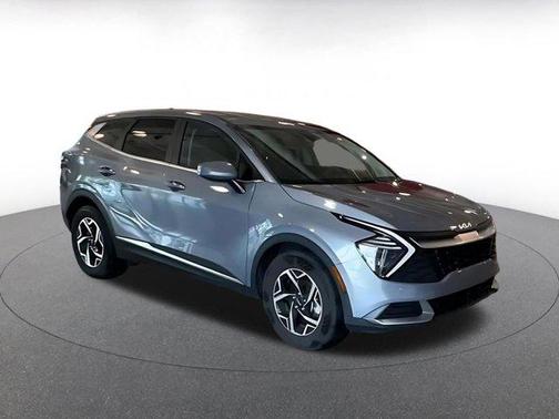 Everlasting Silver 2025 Kia Sportage LX