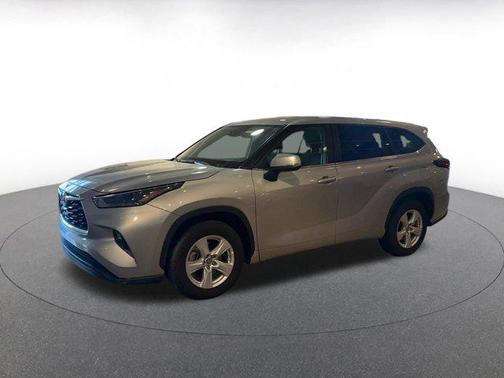2025 Toyota Highlander LE