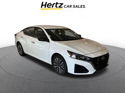 Glacier White 2025 Nissan Altima SV FWD