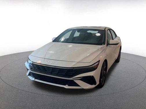 2025 Hyundai ELANTRA SEL