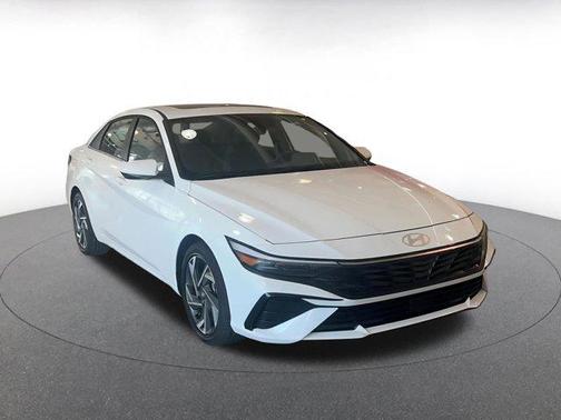 2025 Hyundai ELANTRA SEL