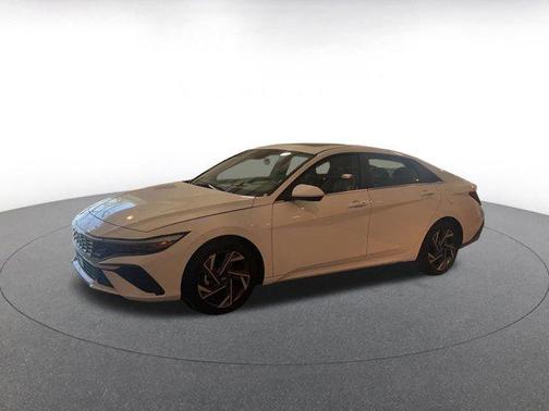 2025 Hyundai ELANTRA SEL
