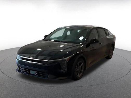 Aurora Black Pearl 2025 Kia K4 LXS