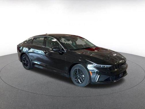 Aurora Black Pearl 2025 Kia K5 LXS