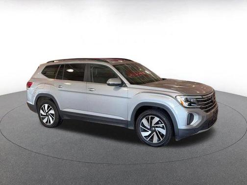2025 Volkswagen Atlas 2.0T SE w/Technology 4MOTION
