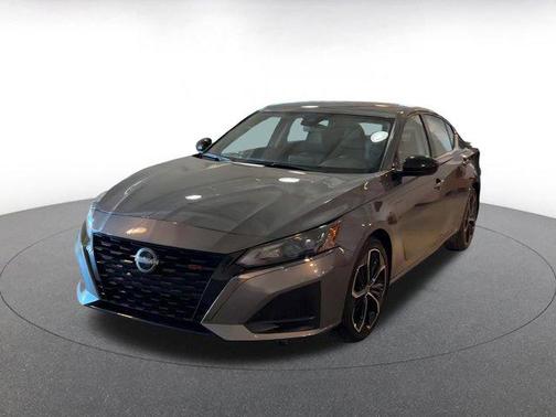 2025 Nissan Altima SR FWD