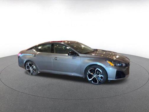 2025 Nissan Altima SR FWD