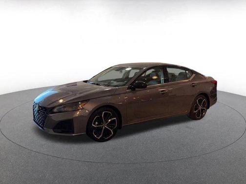 2025 Nissan Altima SR FWD