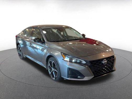 2025 Nissan Altima SR FWD