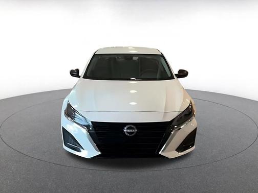 Glacier White 2025 Nissan Altima SV FWD