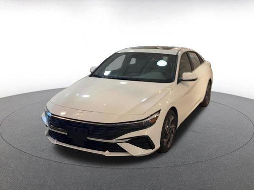 2025 Hyundai ELANTRA SEL