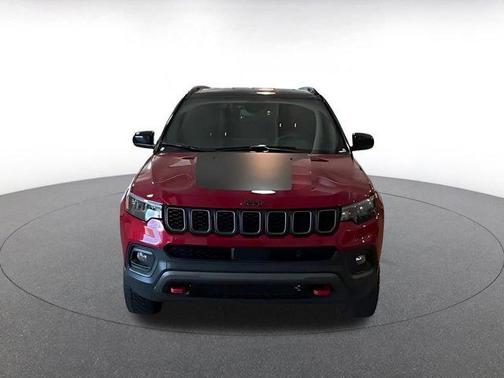 Red Hot Pearlcoat 2025 Jeep Compass Trailhawk