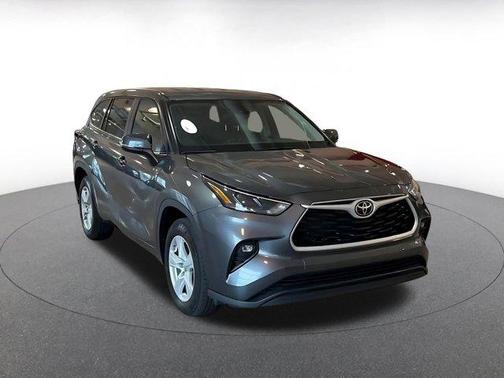 2025 Toyota Highlander LE