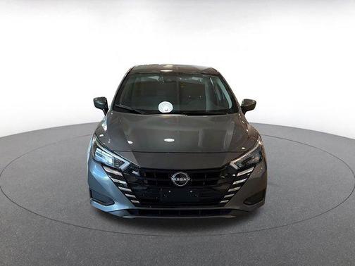 Gun Metallic 2025 Nissan Versa 1.6 SV