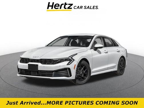 Snow White Pearl 2025 Kia K5 LXS