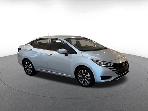 Brilliant Silver Metallic 2025 Nissan Versa 1.6 SV