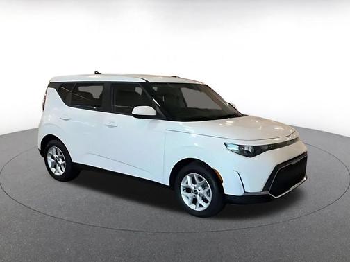 Snow White Pearl 2025 Kia Soul LX