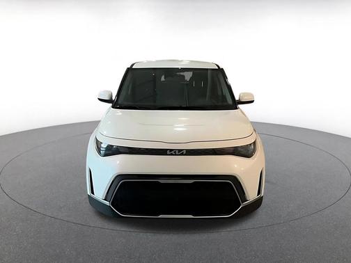Snow White Pearl 2025 Kia Soul LX
