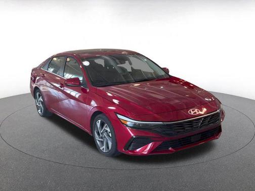 2025 Hyundai ELANTRA SEL