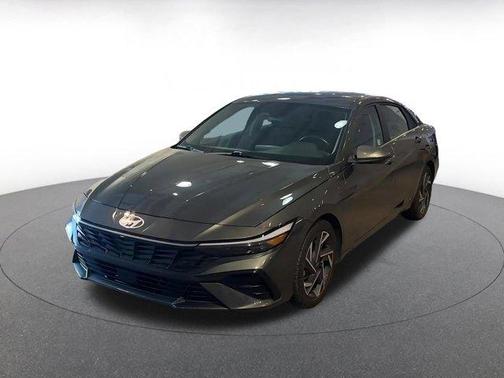 2025 Hyundai ELANTRA SEL