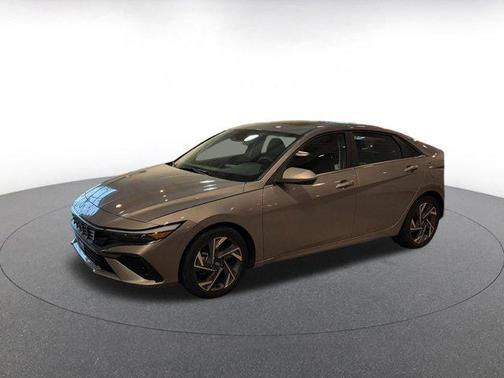 2025 Hyundai ELANTRA SEL