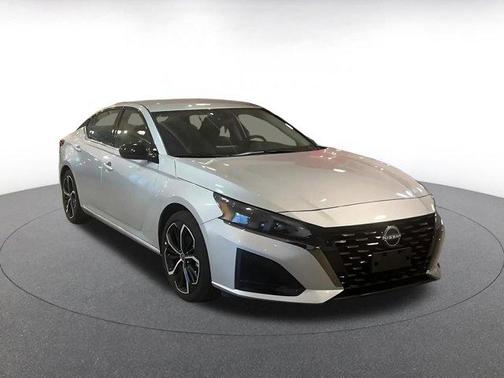 2025 Nissan Altima SR FWD