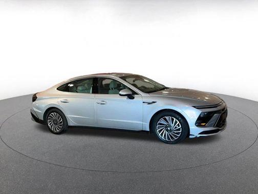 2024 Hyundai SONATA Hybrid SE