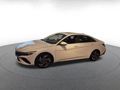 2025 Hyundai ELANTRA SEL