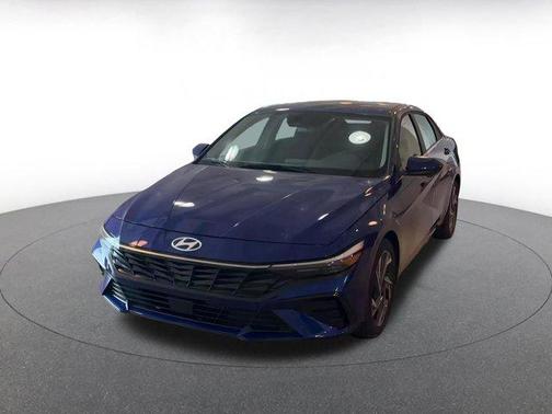 2025 Hyundai ELANTRA SEL