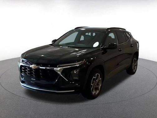 Mosaic Black Metallic 2025 Chevrolet Trax LT