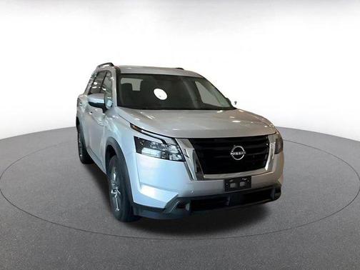 Brilliant Silver Metallic 2025 Nissan Pathfinder SV FWD