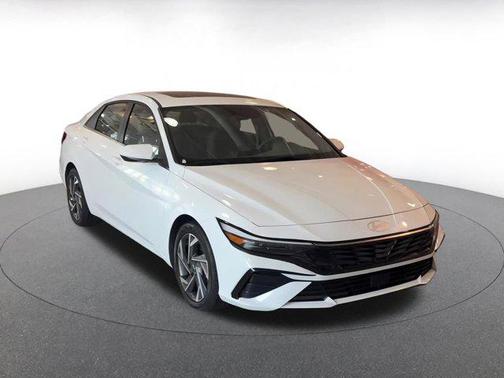 2025 Hyundai ELANTRA SEL