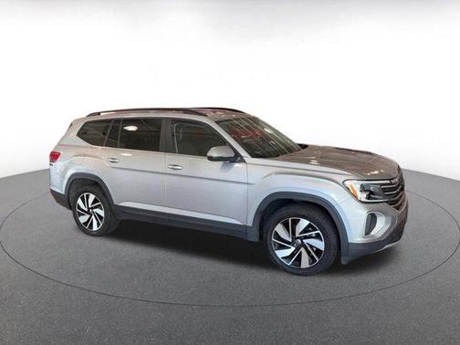 2025 Volkswagen Atlas 2.0T SE w/Technology 4MOTION