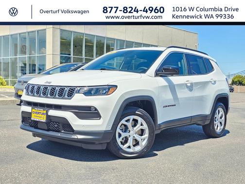 Bright White Clearcoat 2024 Jeep Compass Latitude