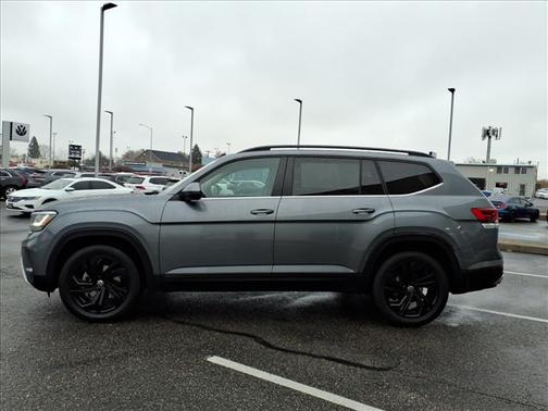 2022 Volkswagen Atlas 3.6L SE w/Technology