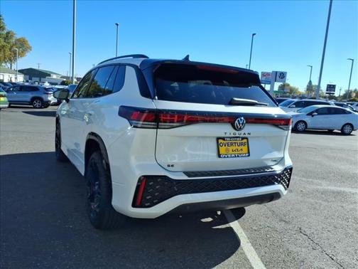 2025 Volkswagen Tiguan 2.0T SE R-Line Black 4MOTION