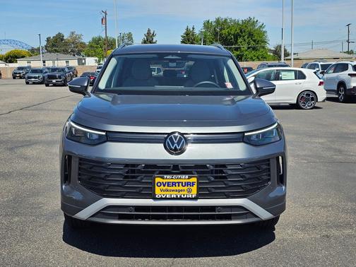Platinum Gray Metallic 2026 Volkswagen Tiguan 2.0T SE 4MOTION