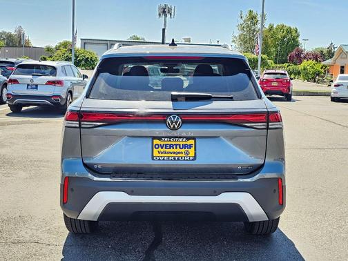 Platinum Gray Metallic 2026 Volkswagen Tiguan 2.0T SE 4MOTION