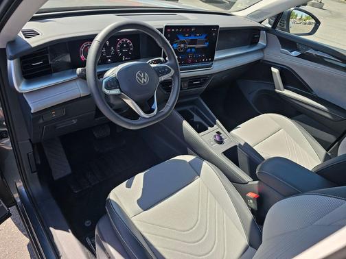 Platinum Gray Metallic 2026 Volkswagen Tiguan 2.0T SE 4MOTION