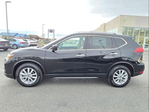 Magnetic Black 2017 Nissan Rogue SV